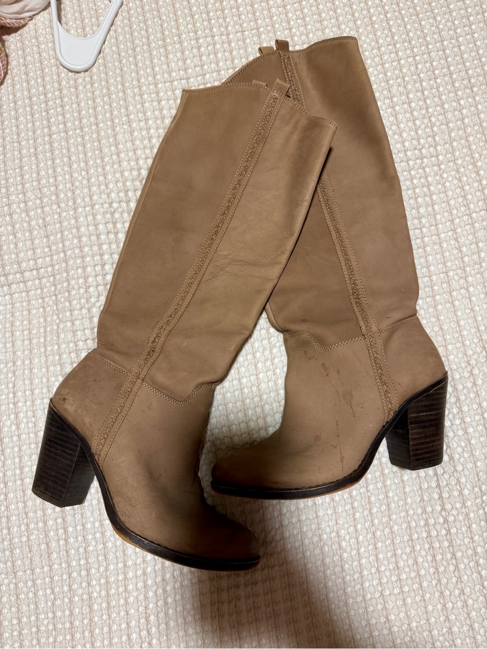 Women’s Knee-High Block Heel Boots in Taupe